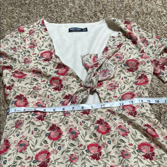 Nasty Gal Floral V-Neck Ruffle Dress Size 4 - Picture 3 of 11